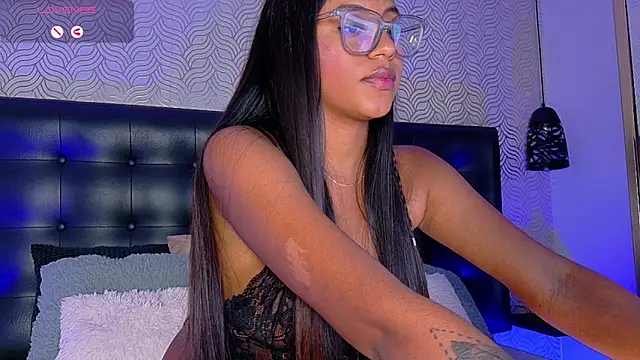 charlotteeruss online show from 03/17/25, 09:23