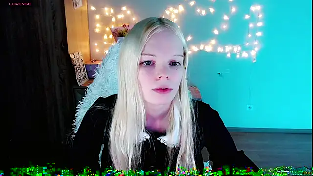 Emily Nyaffee online show from 02/28/25, 01:05