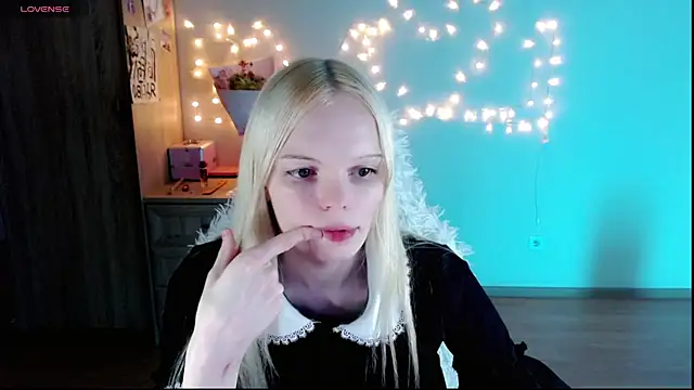 Emily Nyaffee online show from 03/03/25, 06:33