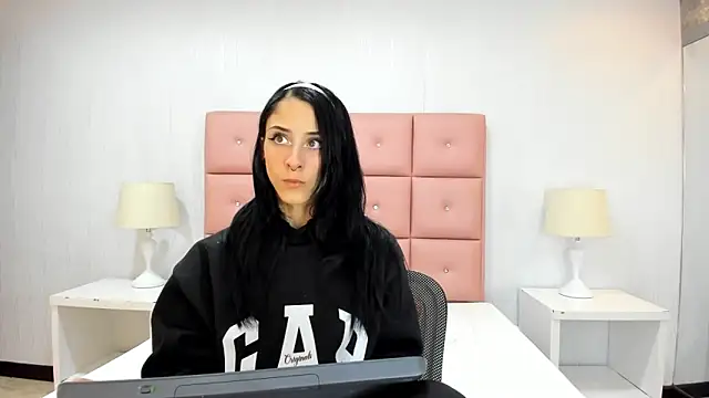 lhiamfit online show from 12/31/24, 11:53