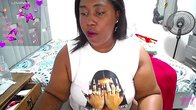 Snapshot of thickebonymilfF chatting on 07/27/26, 04:41 thickebonymilfF online show from 07/27/26, 04:41
