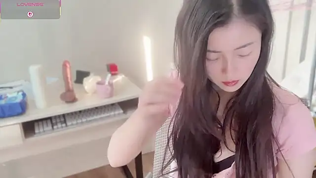 A-xena online show from 11/26/25, 02:34