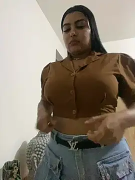 NatashaBrown12 online show from 02/18/26, 11:01