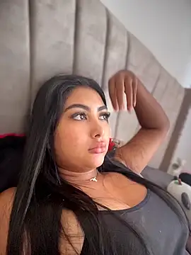NatashaBrown12 online show from 04/25/26, 07:00
