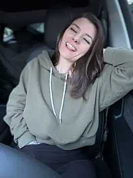 LadyLena1 online show from 12/19/25, 04:14