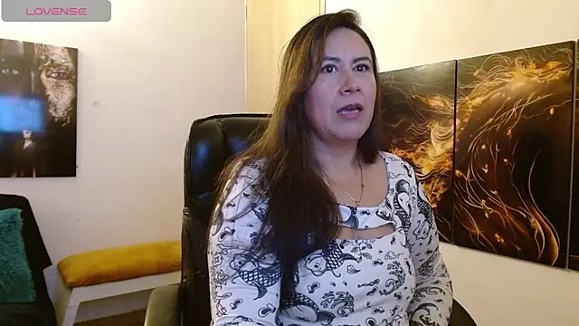 amalia brunette online show from 12/19/25, 10:39