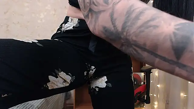 JuicyJess online show from 01/10/25, 11:08