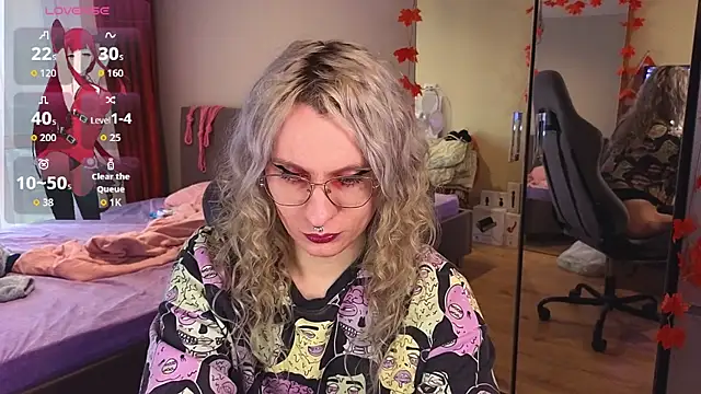 Snapshot of Lori_Myaf chatting on 09/18/25, 03:25 Lori Myaf online show from 09/18/25, 03:25