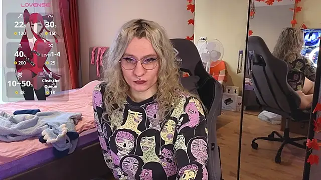 Snapshot of Lori_Myaf chatting on 09/24/25, 02:42 Lori Myaf online show from 09/24/25, 02:42