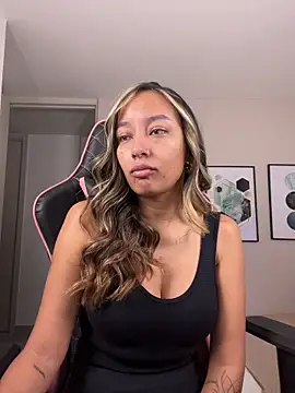 DianaHopson online show from 10/14/25, 10:05