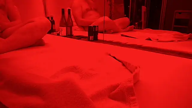 Snapshot of ROXYNL chatting on 12/22/24, 01:44 ROXYNL online show from 12/22/24, 01:44