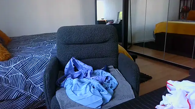 sarametisse26 online show from 04/08/26, 06:46