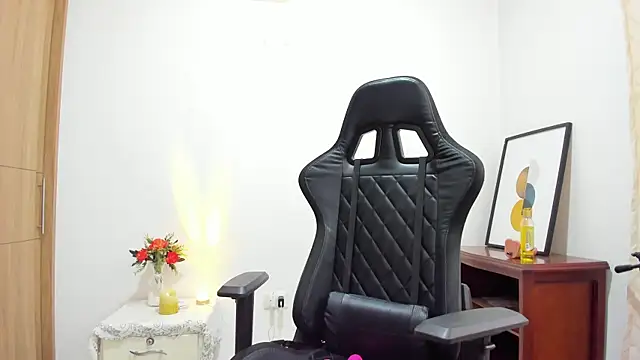 amara falcon online show from 10/07/25, 12:24