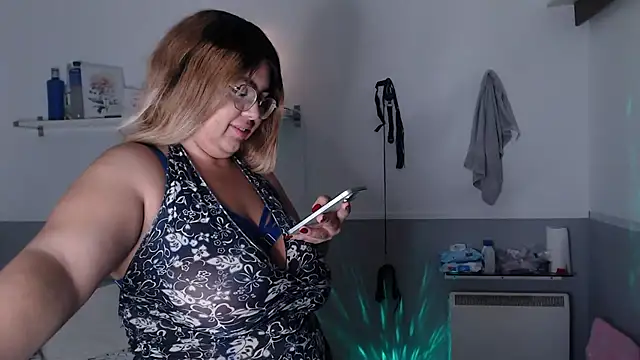 Latina BigBoobs online show from 12/13/25, 09:42