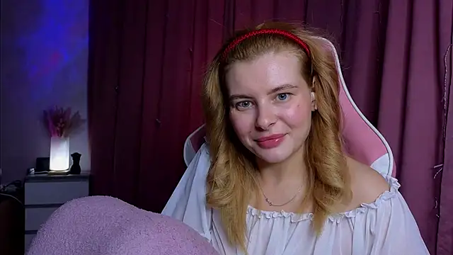 Snapshot of Day-off chatting on 09/29/25, 12:10 Day-off online show from 09/29/25, 12:10