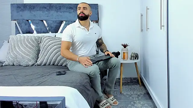 Zack Froone online show from 12/01/25, 12:32