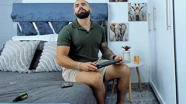 Snapshot of Zack_Froone chatting on 04/13/26, 04:12 Zack Froone online show from 04/13/26, 04:12