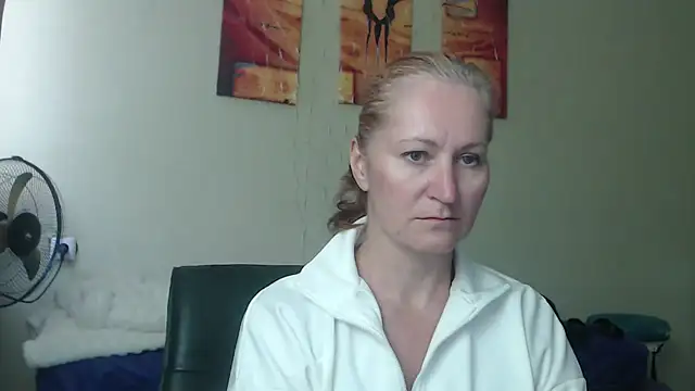 AmellyGrand online show from 04/17/26, 12:52