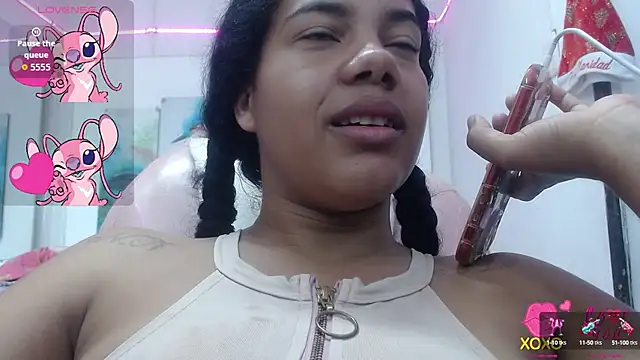 Snapshot of alegriamartinez chatting on 09/10/25, 01:44 alegriamartinez online show from 09/10/25, 01:44