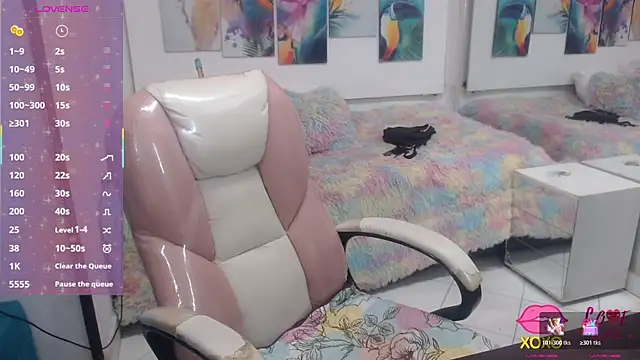 Snapshot of alegriamartinez chatting on 11/23/25, 12:21 alegriamartinez online show from 11/23/25, 12:21