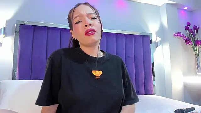 SaraRiley online show from 10/27/25, 10:58