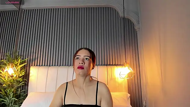 SaraRiley online show from 11/10/25, 11:04