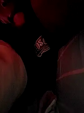 Snapshot of skiihot chatting on 03/12/25, 05:17 skiihot online show from 03/12/25, 05:17