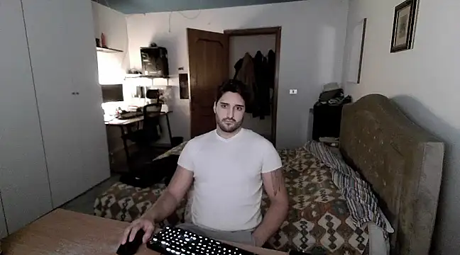 Snapshot of Alexox02 chatting on 12/13/24, 05:54 Alexox02 online show from 12/13/24, 05:54