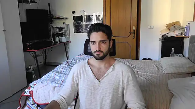 Snapshot of Alexox02 chatting on 12/14/25, 11:15 Alexox02 online show from 12/14/25, 11:15