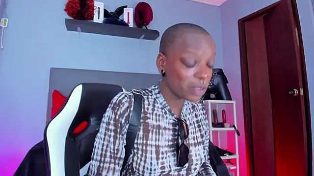 Coco Kiss online show from 11/24/25, 07:02