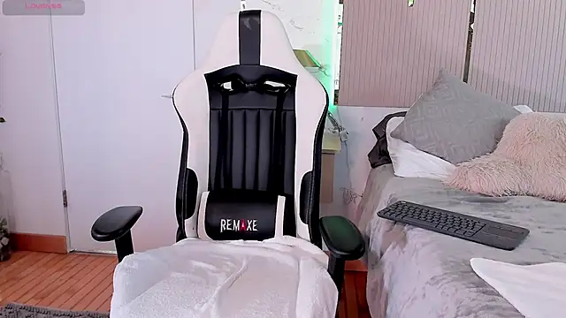 Jadeh Williams02 online show from 03/11/25, 07:14