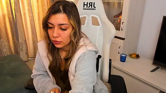 Snapshot of EveEvian chatting on 01/19/25, 09:11 EveEvian online show from 01/19/25, 09:11