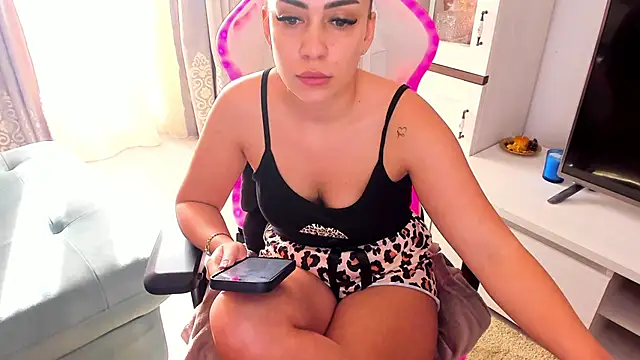 Snapshot of EveEvian chatting on 01/29/25, 11:20 EveEvian online show from 01/29/25, 11:20