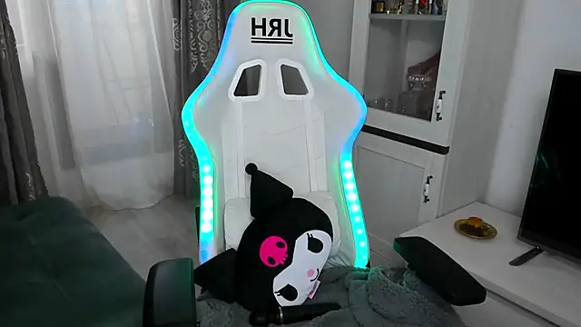 Snapshot of EveEvian chatting on 02/02/25, 02:45 EveEvian online show from 02/02/25, 02:45