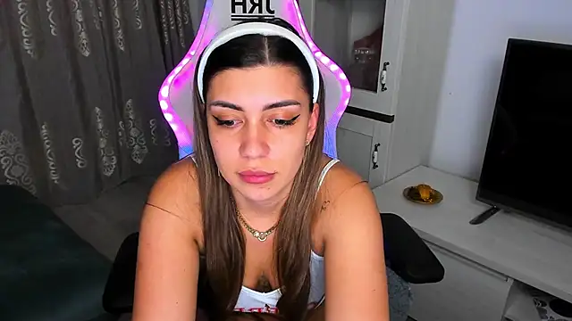 Snapshot of EveEvian chatting on 02/23/25, 08:22 EveEvian online show from 02/23/25, 08:22