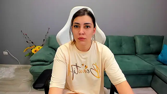 EveEvian online show from 06/18/26, 02:10