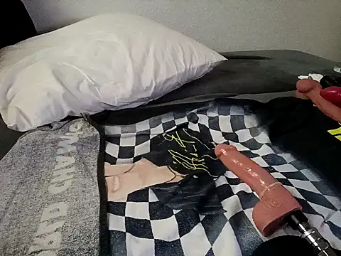 Slut-Bitch online show from 01/16/25, 04:07