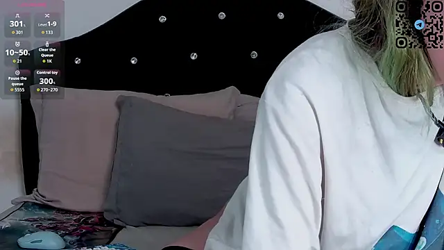 nonawhitemm online show from 11/28/25, 12:02