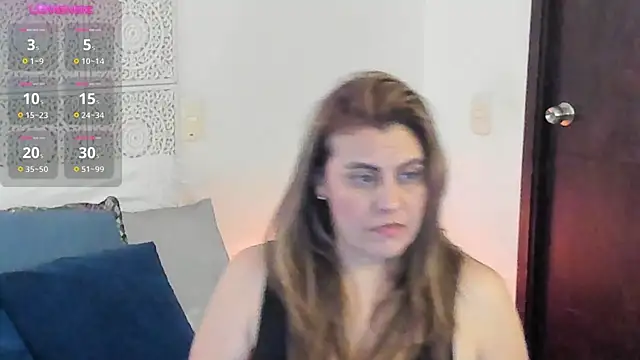 Snapshot of V_monse chatting on 11/27/25, 08:11 V monse online show from 11/27/25, 08:11