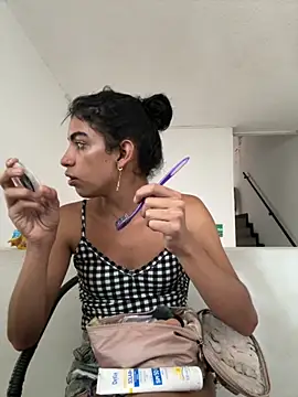 Snapshot of Alahia_Rodriguez chatting on 10/31/25, 07:48 Alahia Rodriguez online show from 10/31/25, 07:48