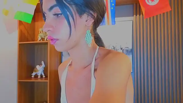 Snapshot of Alahia_Rodriguez chatting on 07/16/26, 07:31 Alahia Rodriguez online show from 07/16/26, 07:31
