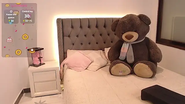 Nicols66 online show from 02/10/25, 10:40