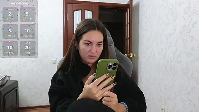 Nelly Fischer online show from 01/12/25, 04:40