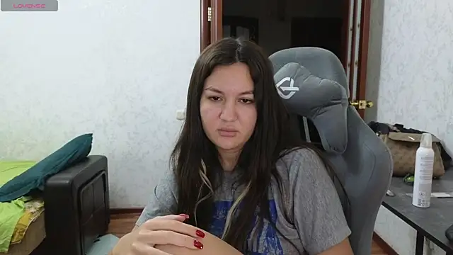 Nelly Fischer online show from 03/09/25, 08:21