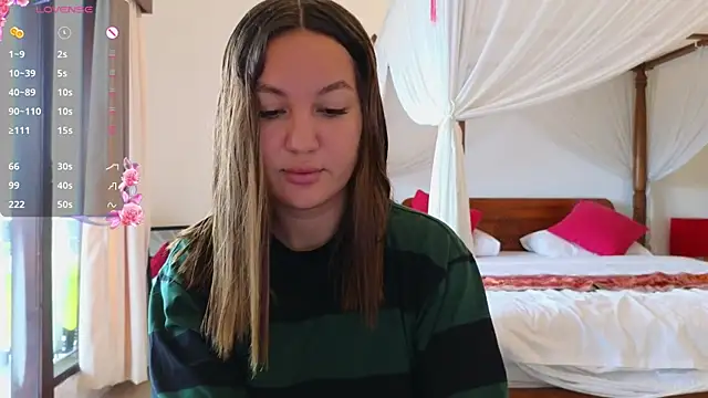 Nelly Fischer online show from 12/14/25, 12:05