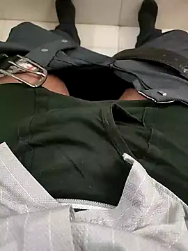 Snapshot of samlord261 chatting on 12/23/24, 10:10 samlord261 online show from 12/23/24, 10:10