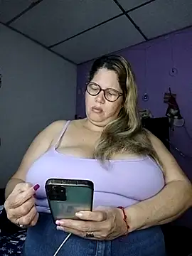 EllisW8 online show from 12/04/25, 12:14