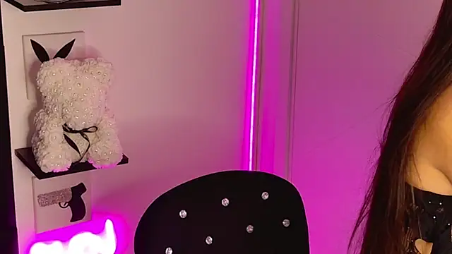 Snapshot of MissAmeliaa chatting on 10/28/25, 01:47 MissAmeliaa online show from 10/28/25, 01:47