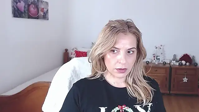 Snapshot of evamaria2024 chatting on 12/16/24, 07:37 evamaria2024 online show from 12/16/24, 07:37