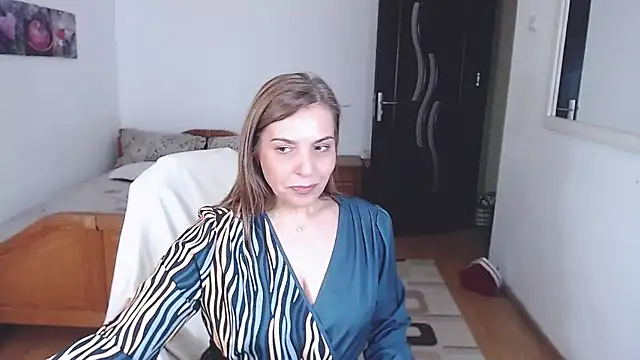 Snapshot of evamaria2024 chatting on 11/24/25, 09:42 evamaria2024 online show from 11/24/25, 09:42